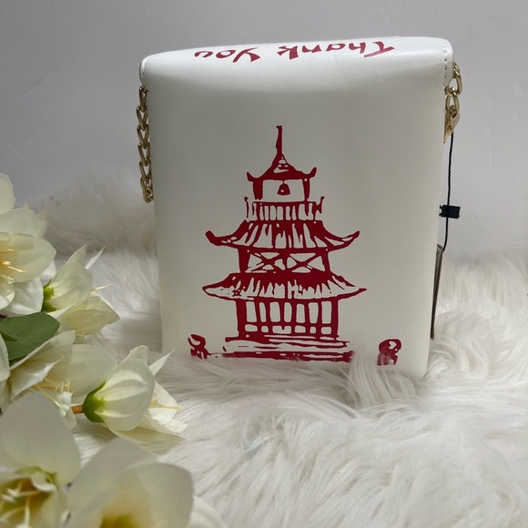 🥡White and Red Graphic Women's Bag🥡 - Picture 2 of 10